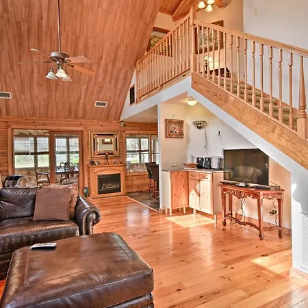 Ranchero Log Cabin On 40-Acre Farm In Sebring!